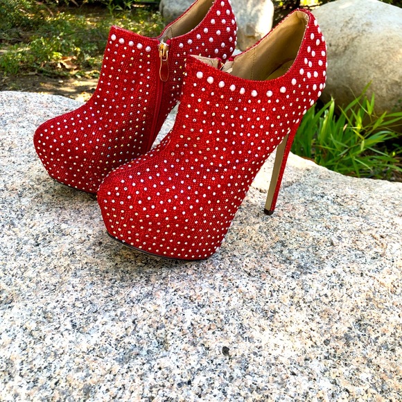 Size 10 Cape Robbin Platform Booties - Picture 3 of 9